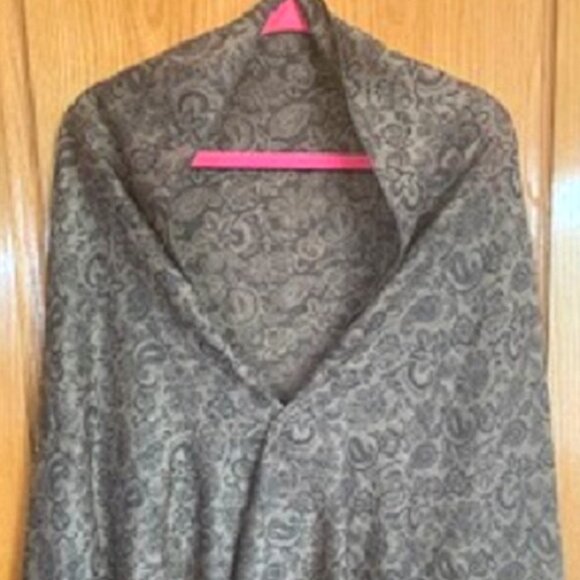 Unisex Shawl Scarf in Thin Wool in Paisley & Floral Motifs 70"x30" - Picture 3 of 8